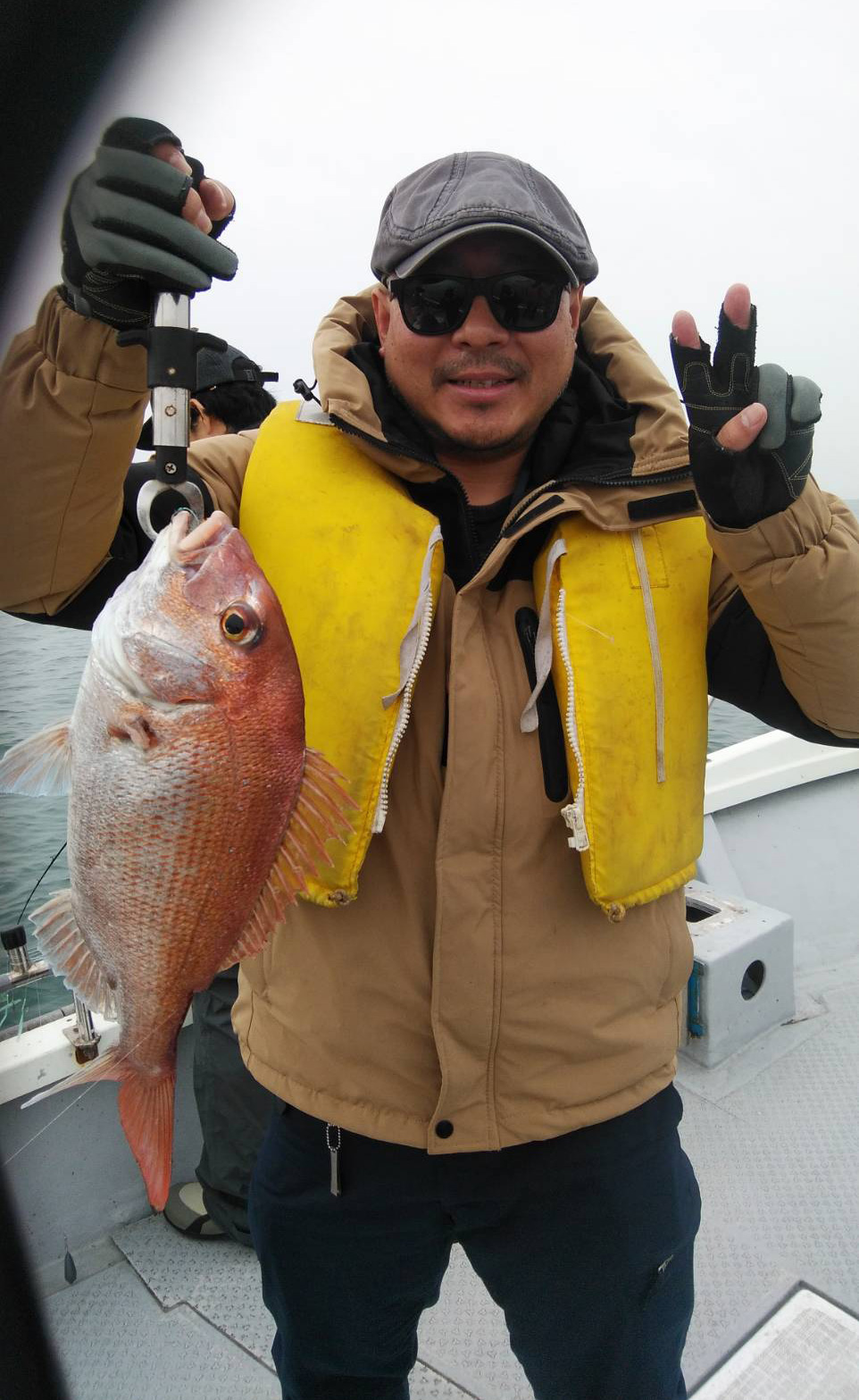 タイ  ツバス   太刀魚がまずまず釣れました。